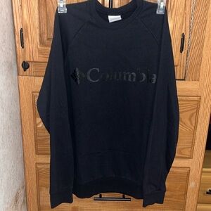 Columbia Sweater 🍀